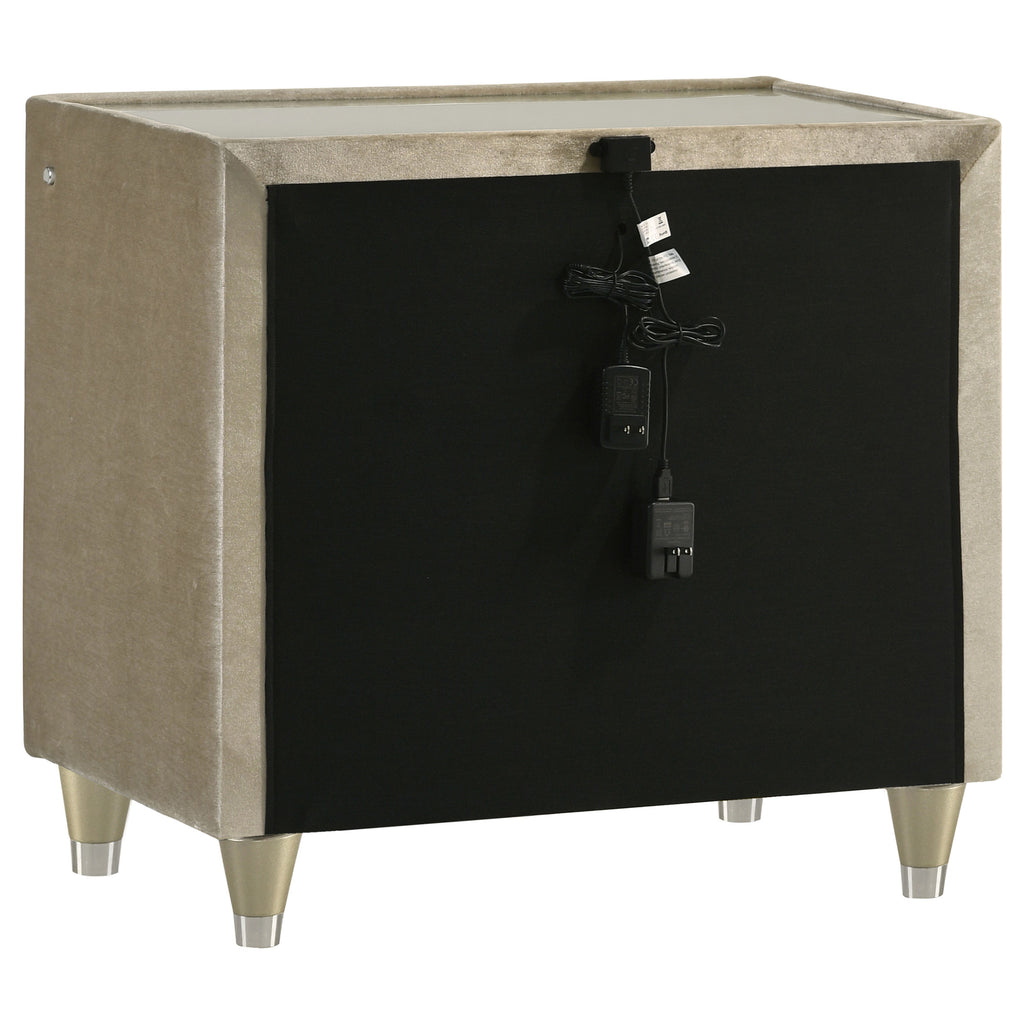 Mika Ivory / Camel 5-piece Eastern King Bedroom Set