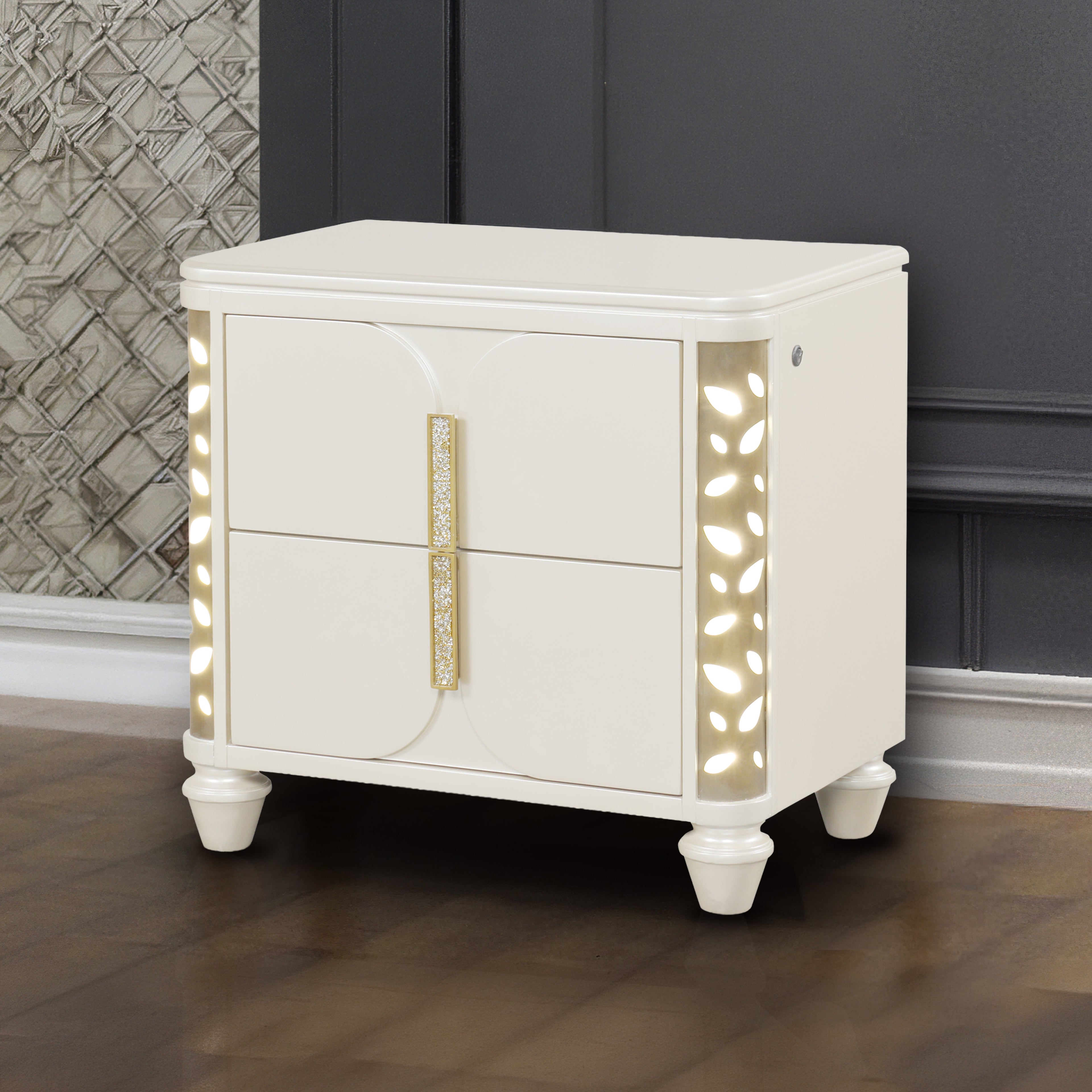 Cinderella Traditional 4 Pc Queen Bedroom Set with LED Lighting, Upholstered Bed and Gold Accents in Beige