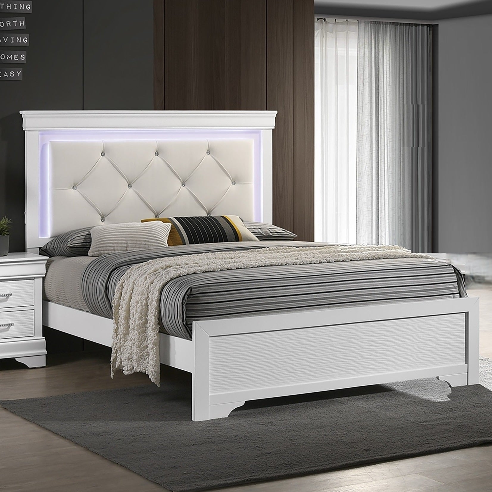 White Faux Leather Tufted HB 3pc Bedroom Set Queen Size Bed 2x Nightstands Unique Texture FB Solid wood
