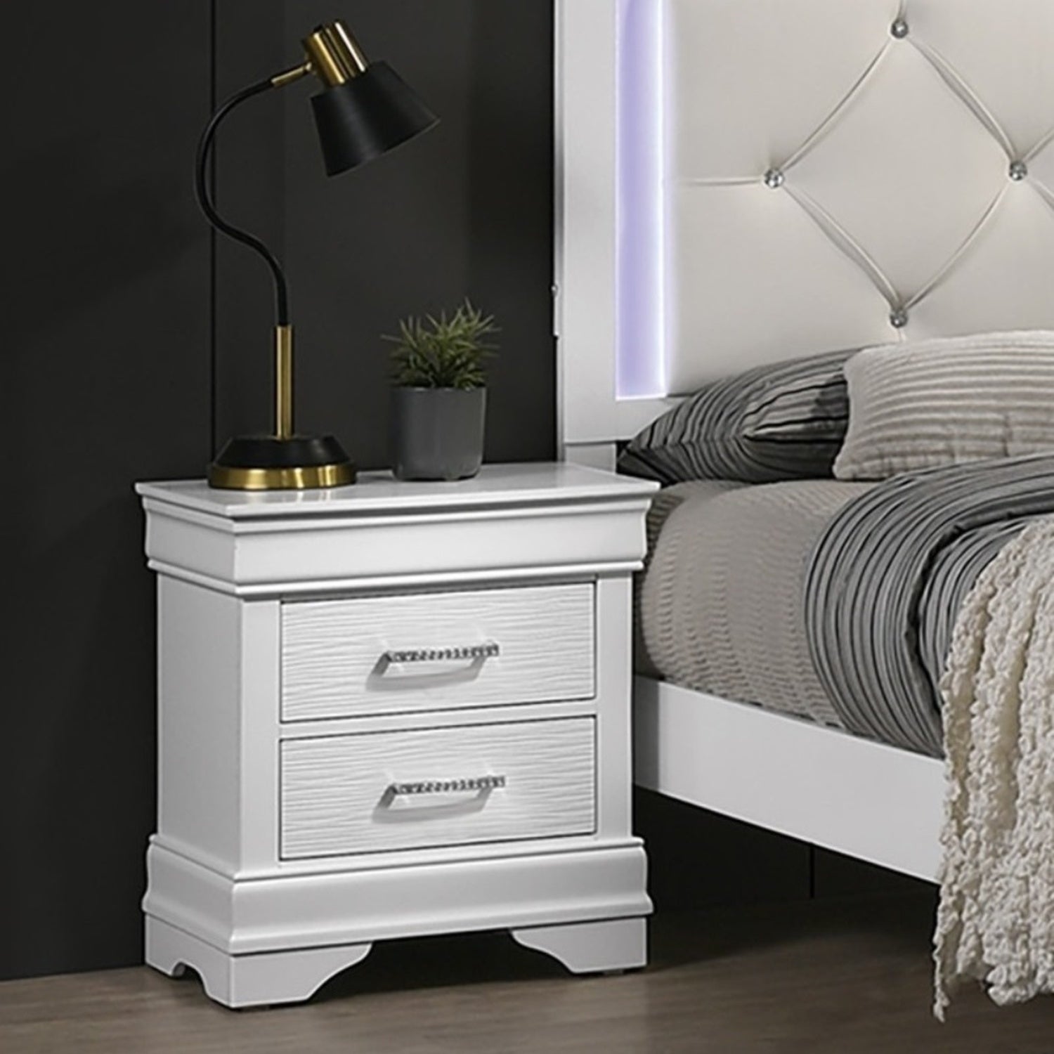 White Faux Leather Tufted HB 3pc Bedroom Set Queen Size Bed 2x Nightstands Unique Texture FB Solid wood