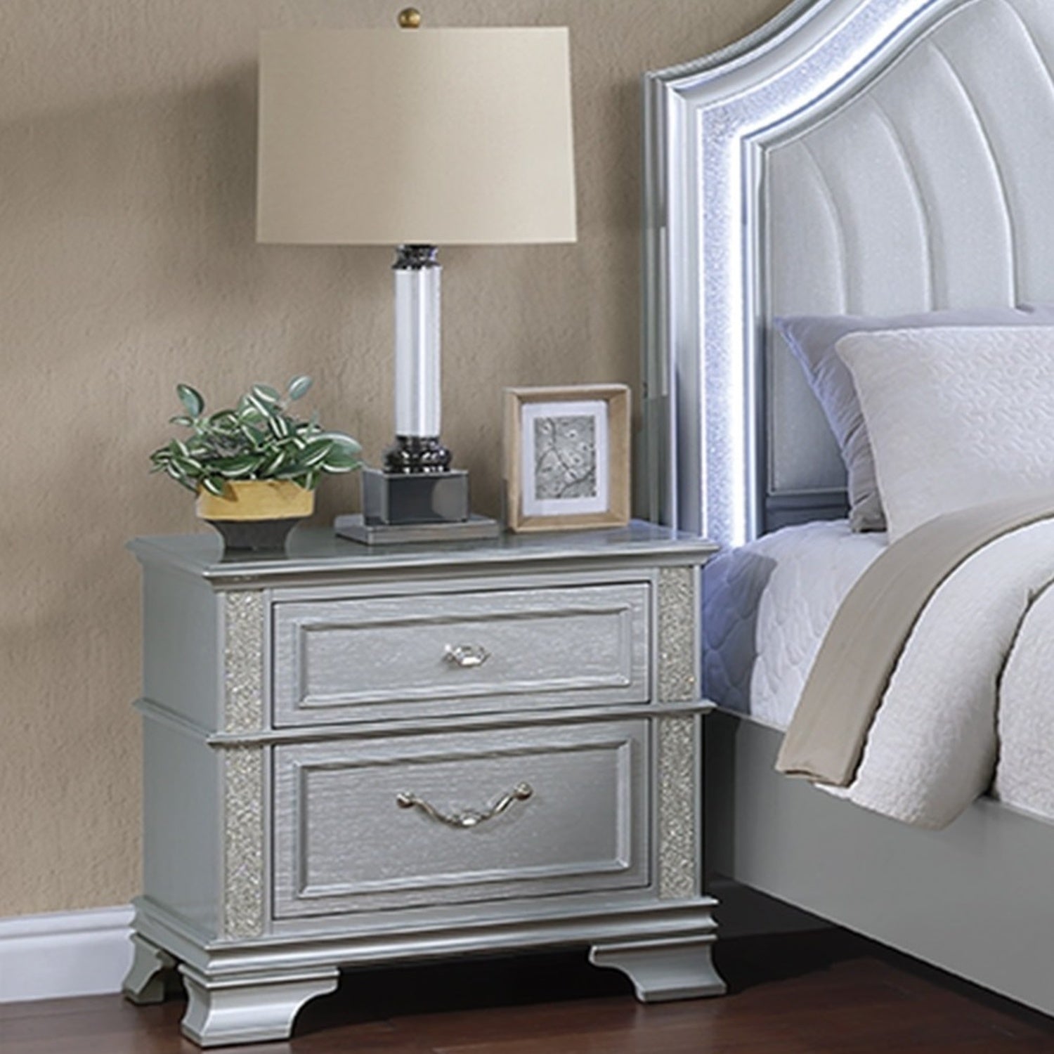 Contemporary Elegant Queen Size Bed 2x Nightstands Footboard Bench Upholstered HB 3pc Set Silver Bedroom