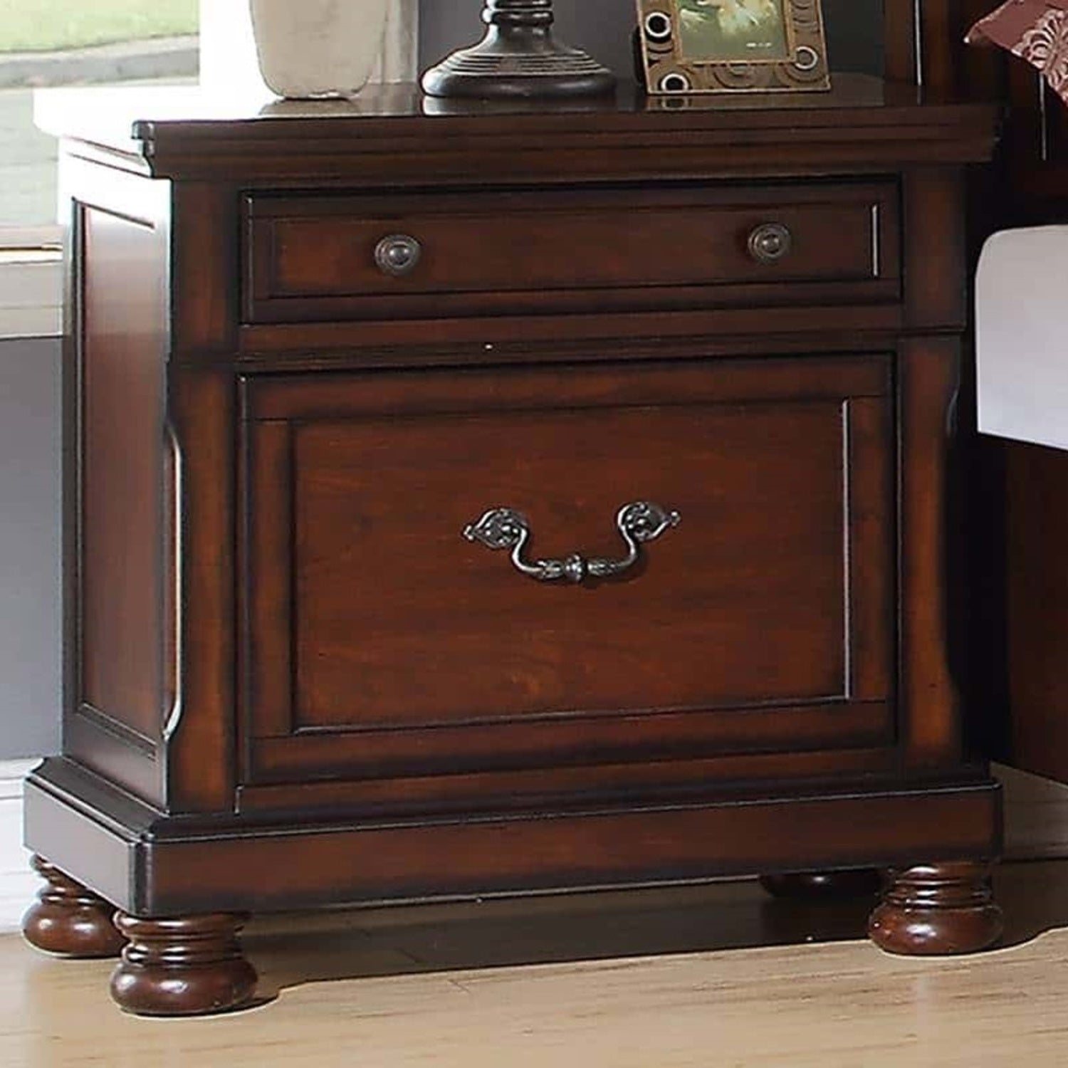 Traditional 3pc Bedroom Set California King Size Bed 2x Nightstands Panel HB Footboard Drawers Antique Cherry Furniture